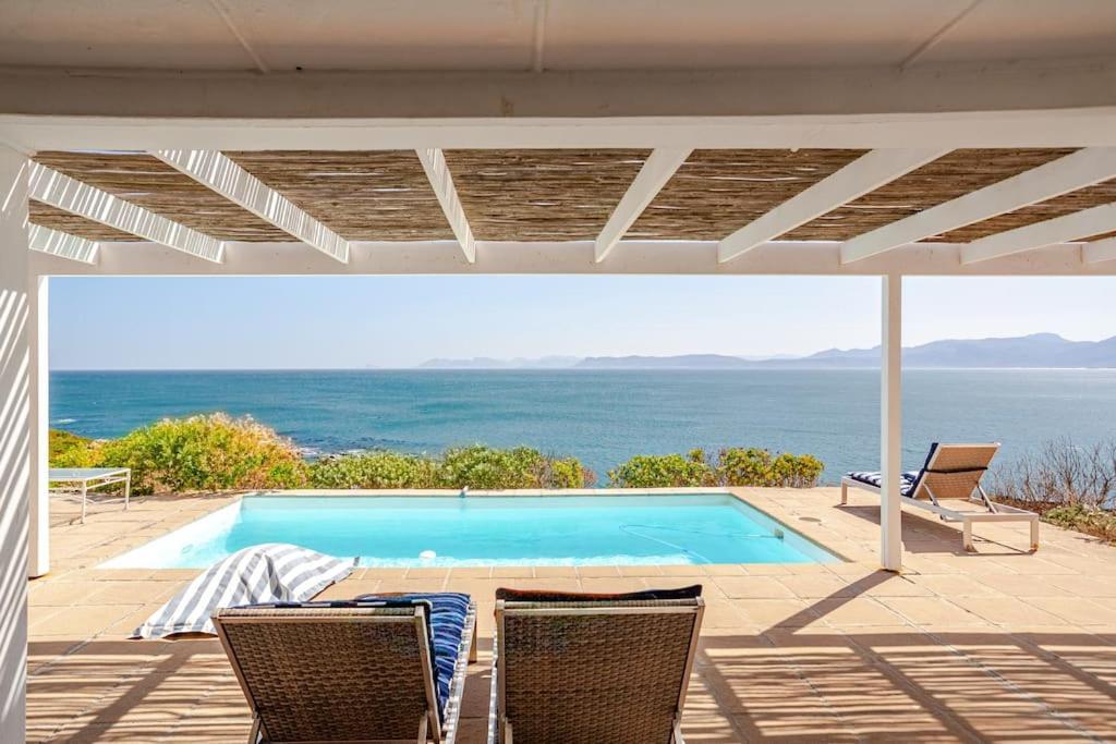 La Petite Baleine Oceanfront Luxury Villa Де-Келдерс Экстерьер фото