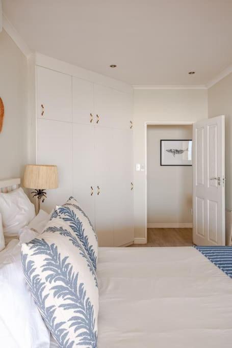 La Petite Baleine Oceanfront Luxury Villa Де-Келдерс Экстерьер фото
